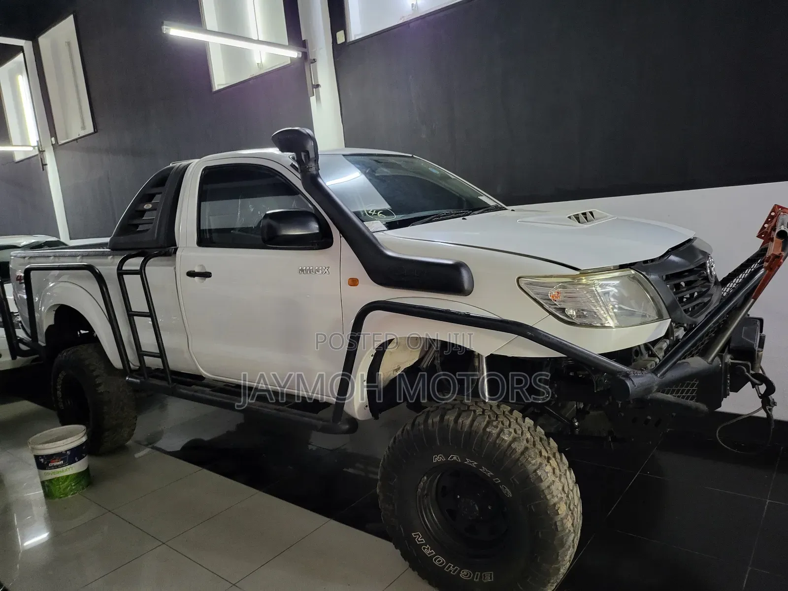 Toyota Hilux 2016 White
