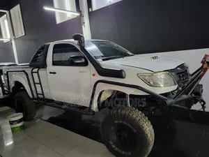 Toyota Hilux 2016 White