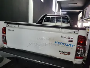 Toyota Hilux 2016 White