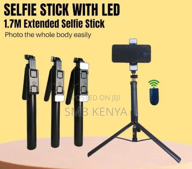 Tripod LED R16sselfie Stick LED With Grip Handle - main view