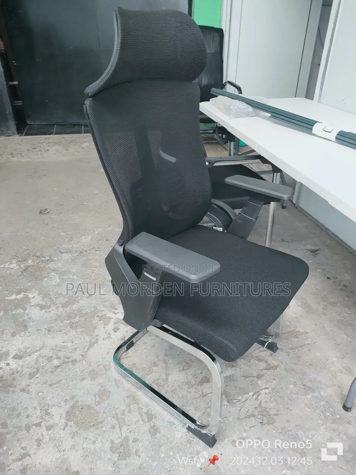 Generic Orthopedic Office Chair That Bears 360_degree