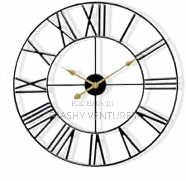 High Quality Roman Wall Clock - thumbnail 2