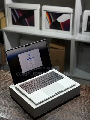 New Laptop Apple MacBook Pro 18GB Apple M3 SSD 512GB