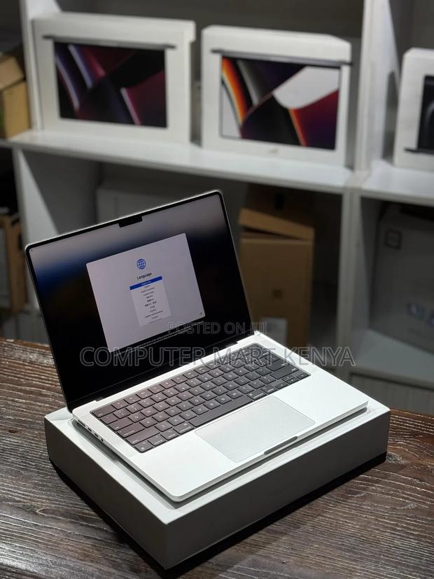 New Laptop Apple MacBook Pro 18GB Apple M3 SSD 512GB - thumbnail 2