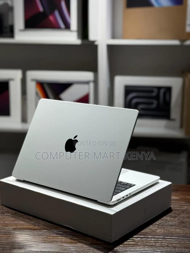 New Laptop Apple MacBook Pro 18GB Apple M3 SSD 512GB - thumbnail 3