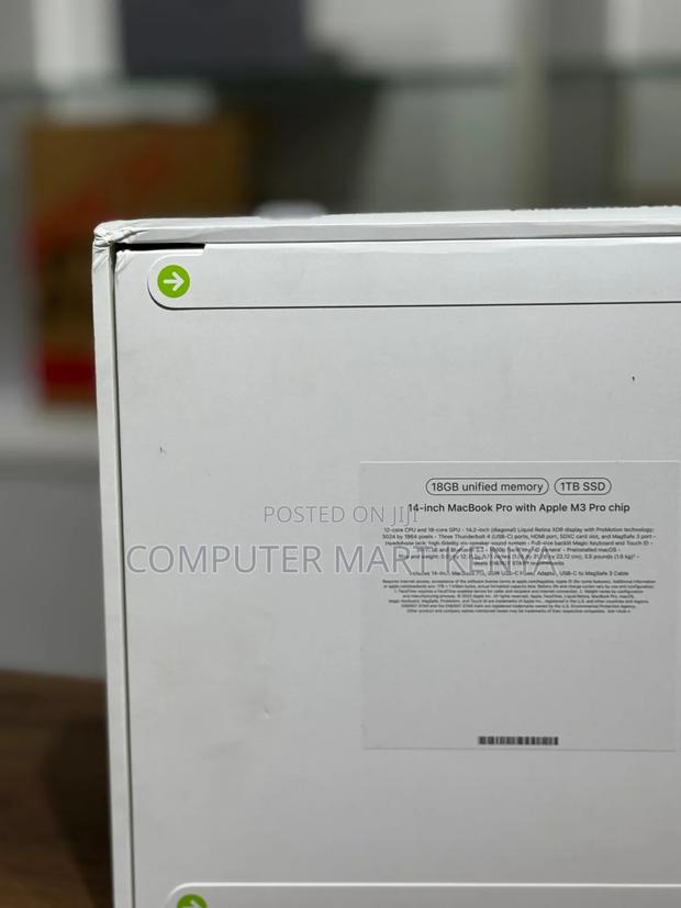 New Laptop Apple MacBook Pro 18GB Apple M3 Pro SSD 1T - thumbnail 2