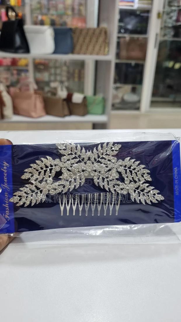 Pretty Bridal Hair Clip - main view