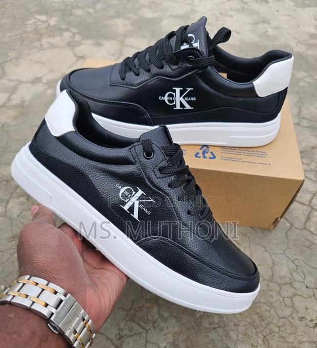 Authentic Calvin Klein Casuals(Leather)* 40-45 - thumbnail 4