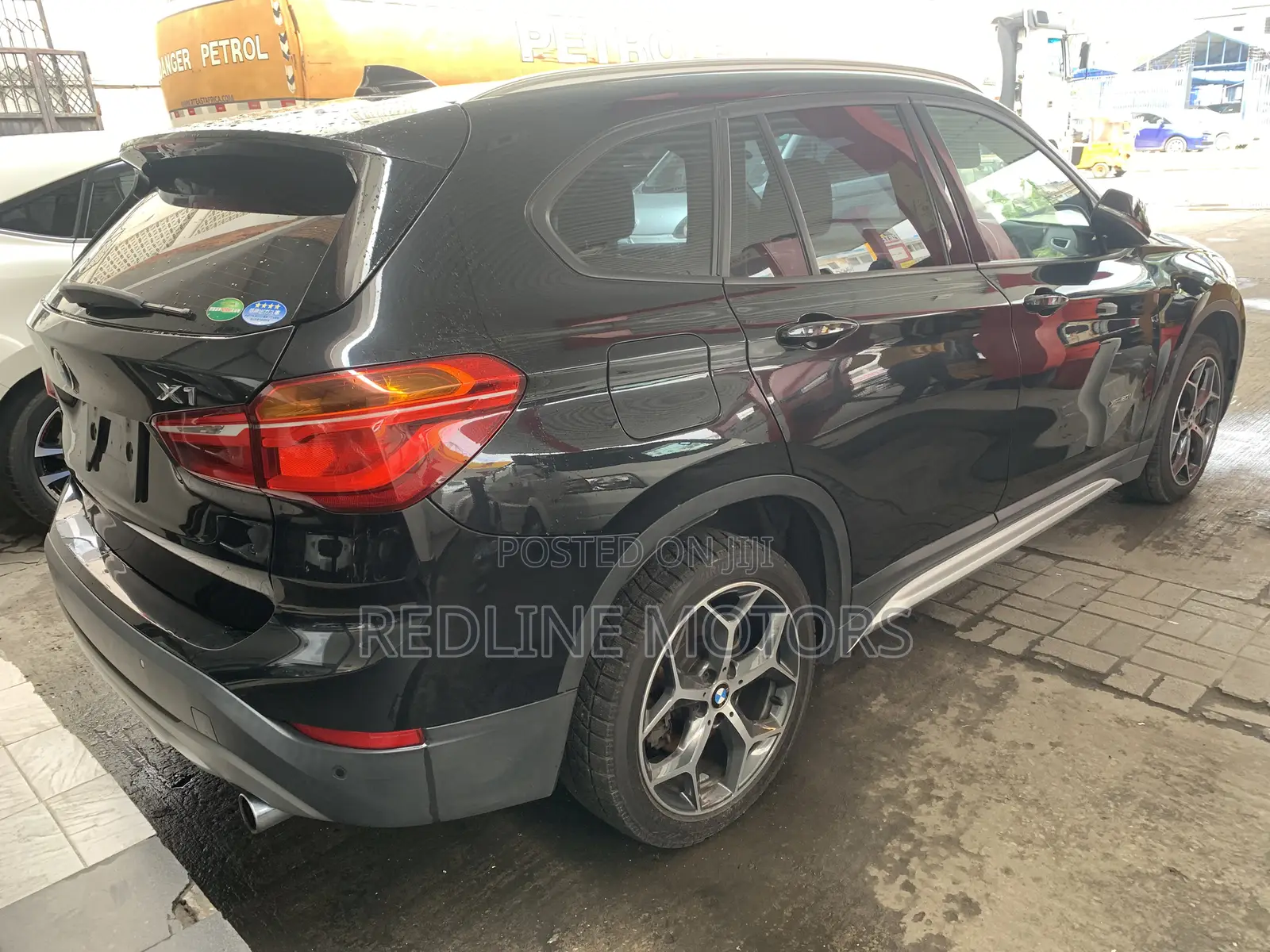BMW X1 xDrive28i AWD 2017 Black
