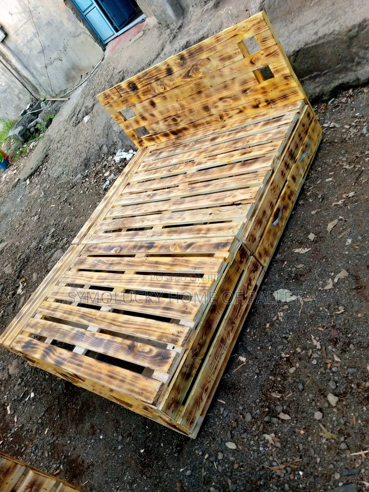 Brandy 5*6 Pallet Bed