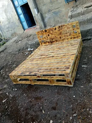 Brandy 5*6 Pallet Bed