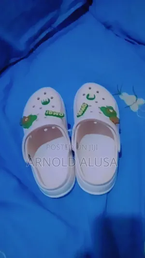 Flats and Crocks