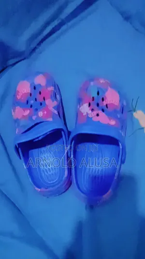 Flats and Crocks