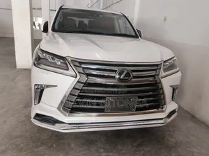 Lexus LX 2018 White
