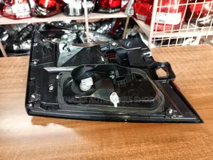 Vellfire Rhs Bootlight Agh30