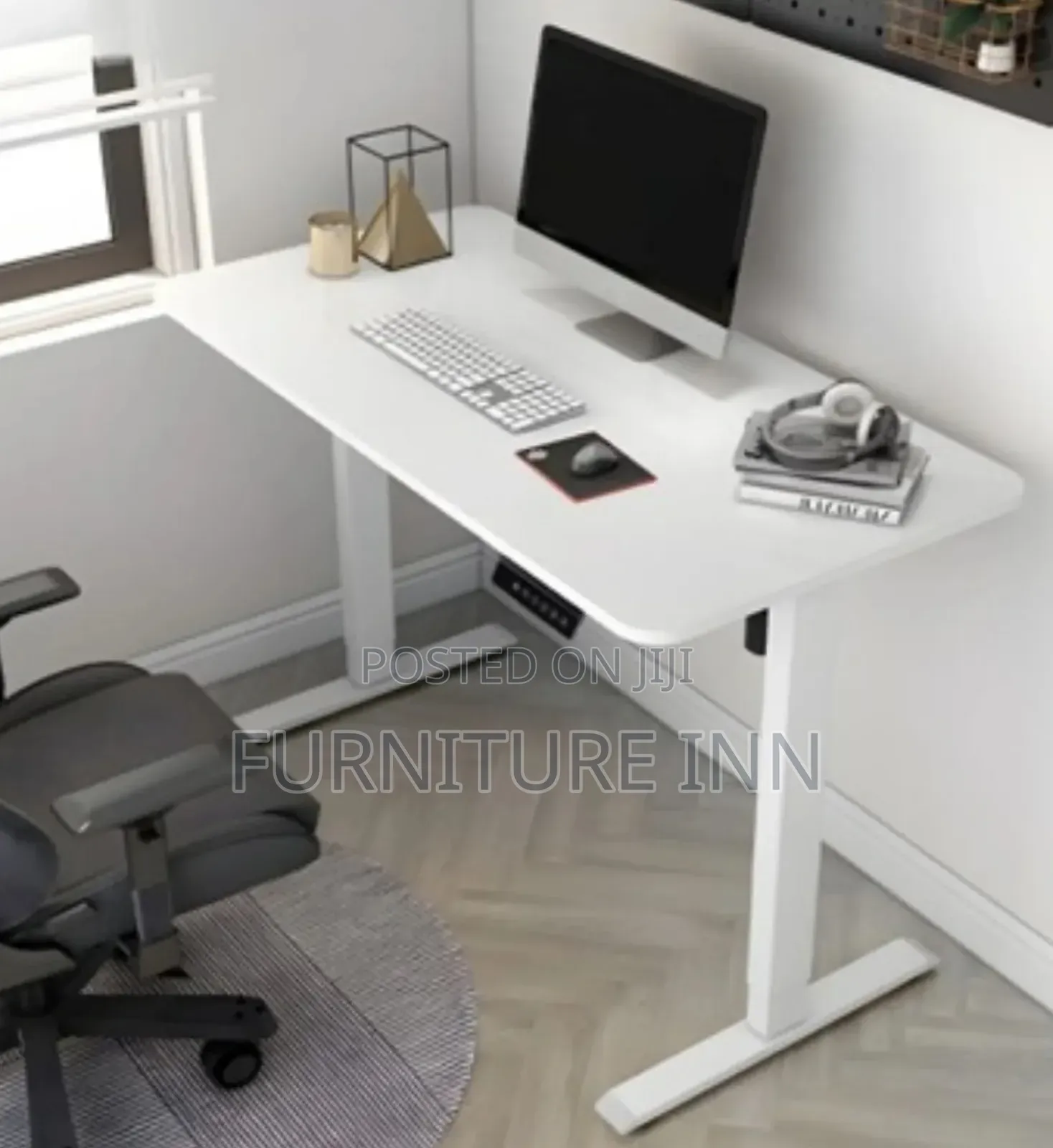 Office Table: Adjustable Electric Table