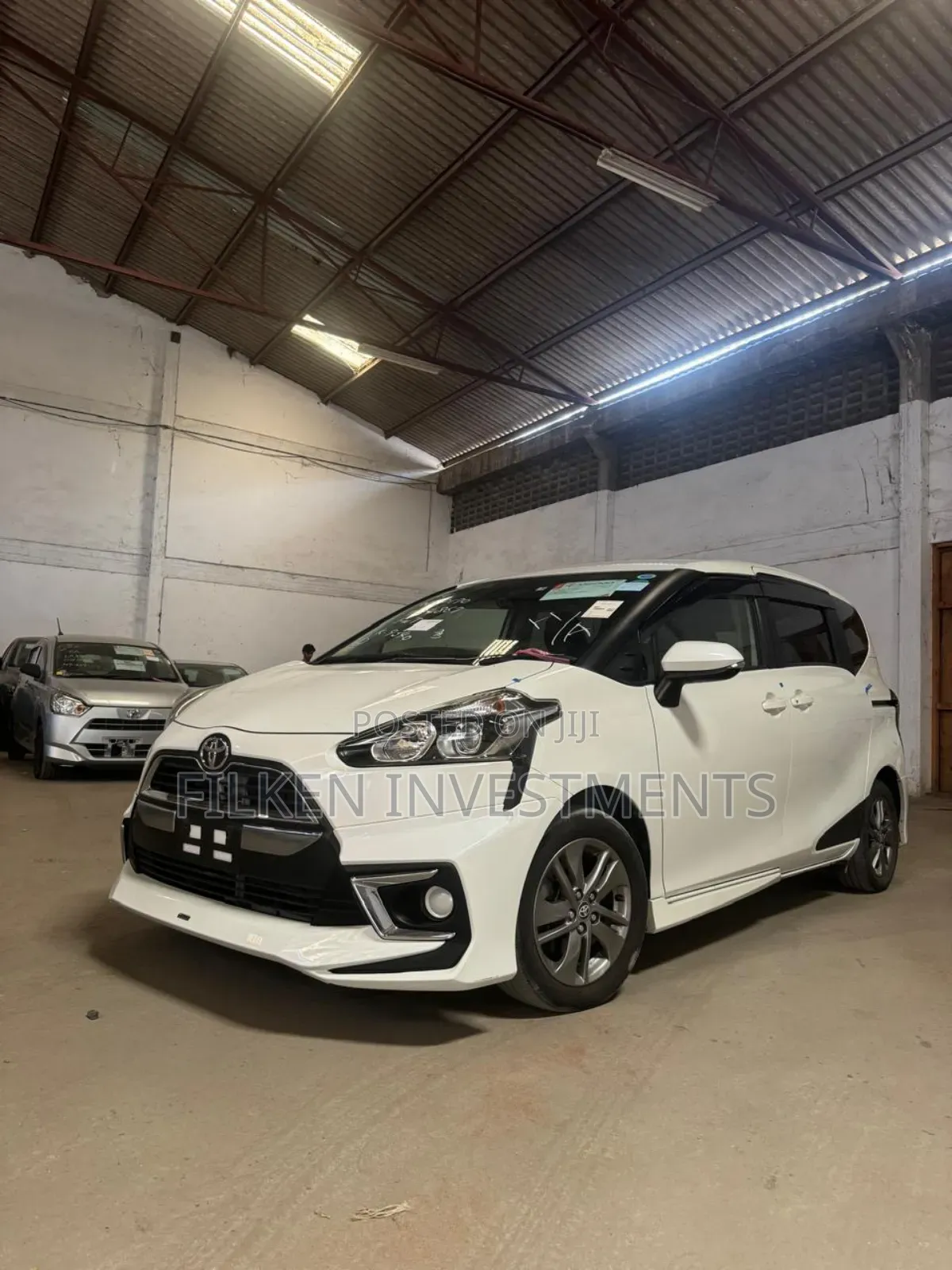 Toyota Sienta 1.5 FWD (6-seater) 2019 White
