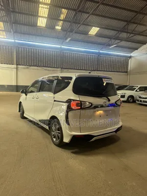Toyota Sienta 1.5 FWD (6-seater) 2019 White
