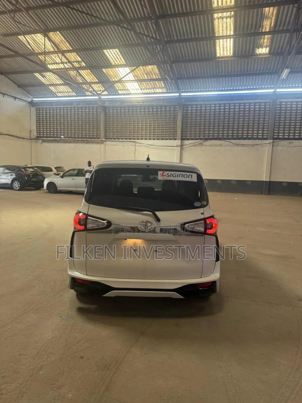 Toyota Sienta 1.5 FWD (6-seater) 2019 White