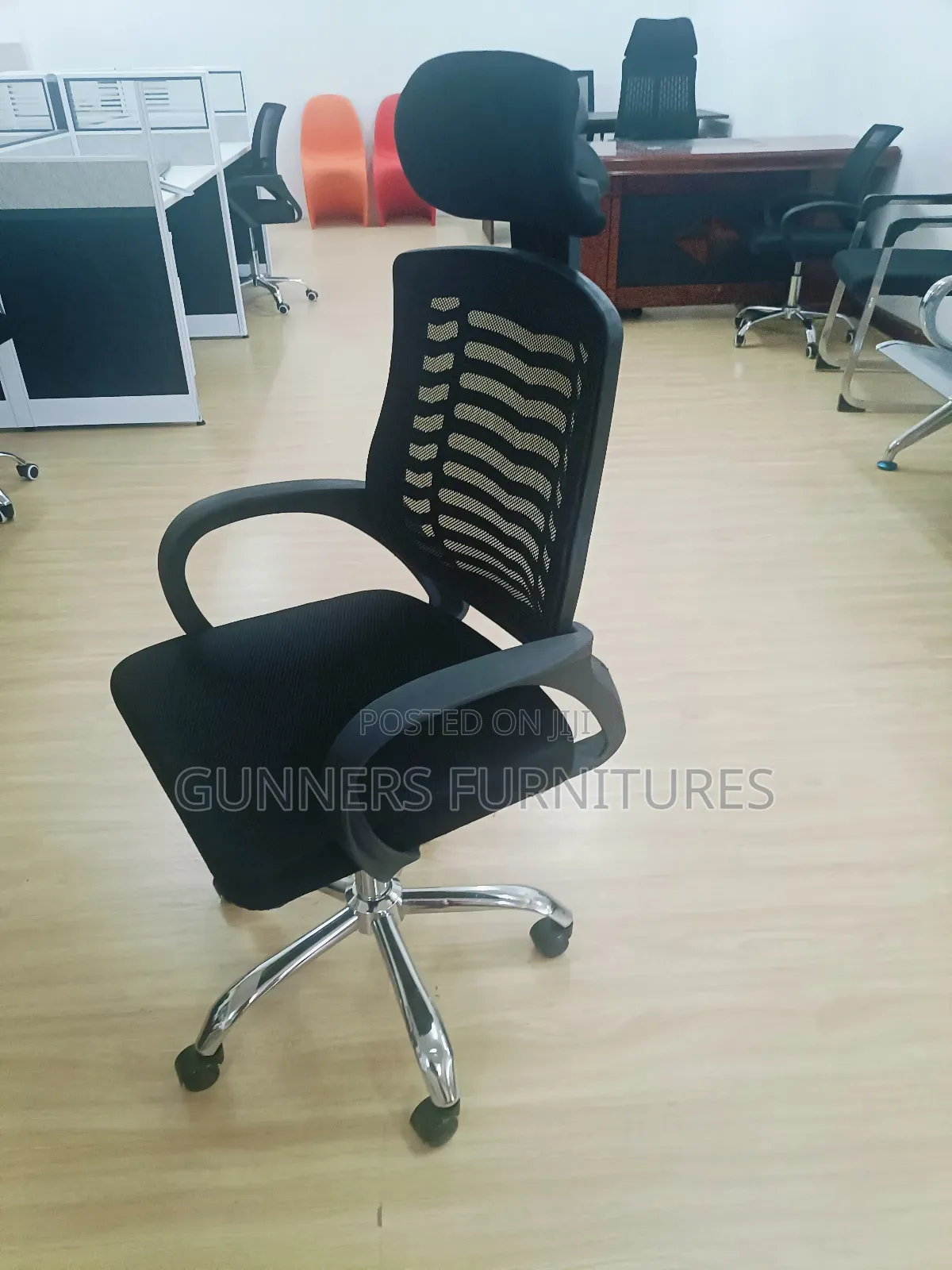 Black Headrest Office Chair.