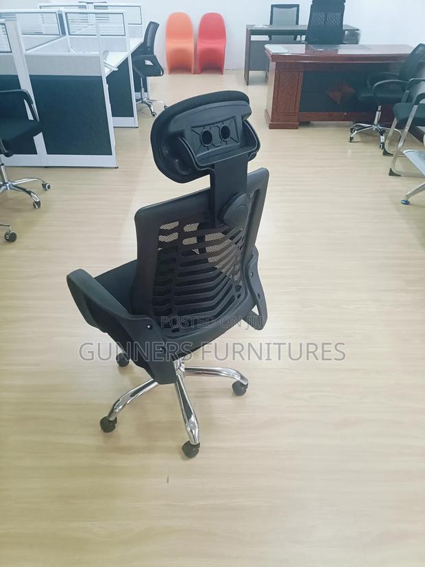 Black Headrest Office Chair. - thumbnail 2