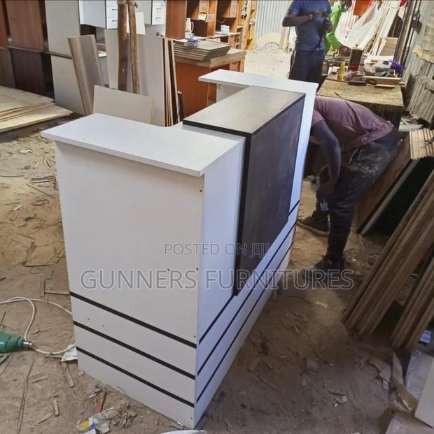 1.4m Reception Desk - thumbnail 2
