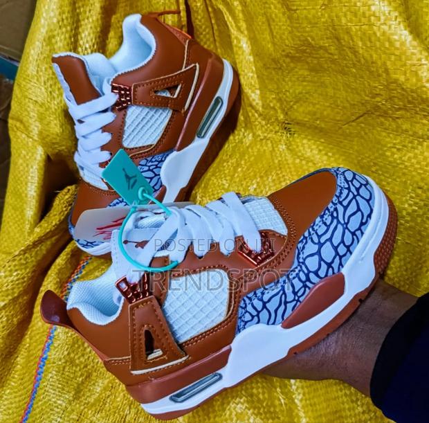 New Jordan 4 Kids Quality Sizes (25-36)Price:- 2800/=