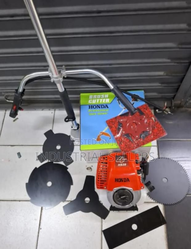 Honda 2 Stroke Brush Cutter With 3 Blade