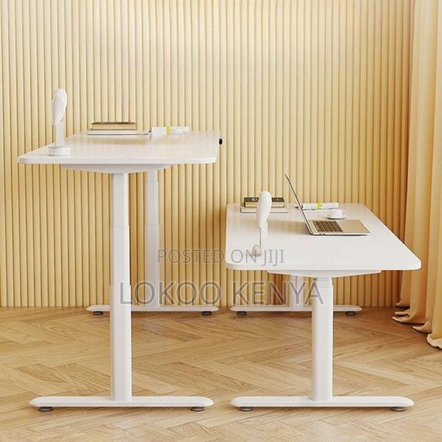 Office Desk: Manually Adjustable Office Desk - thumbnail 3