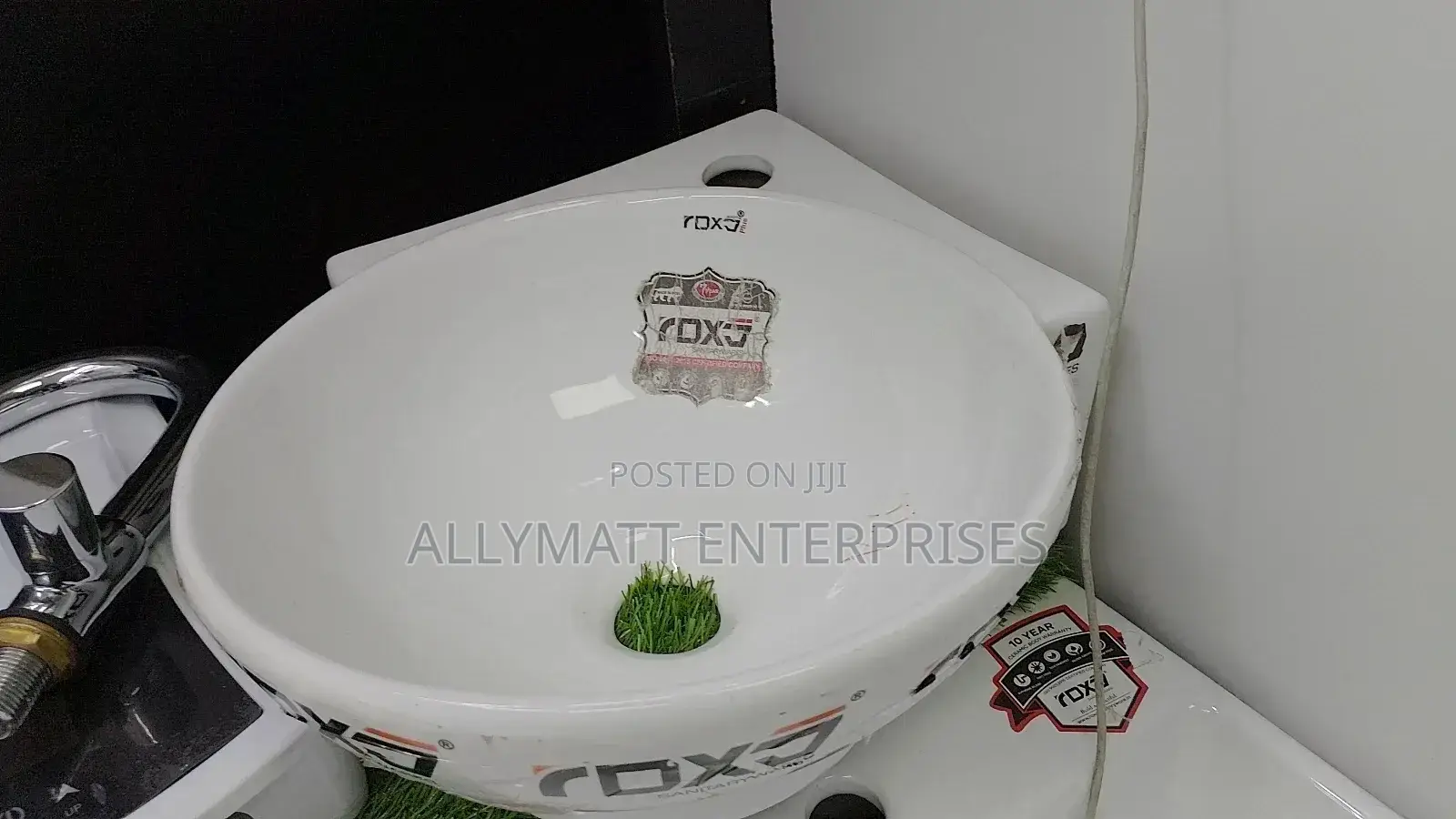 Unique 90 Degrees Corner Basin