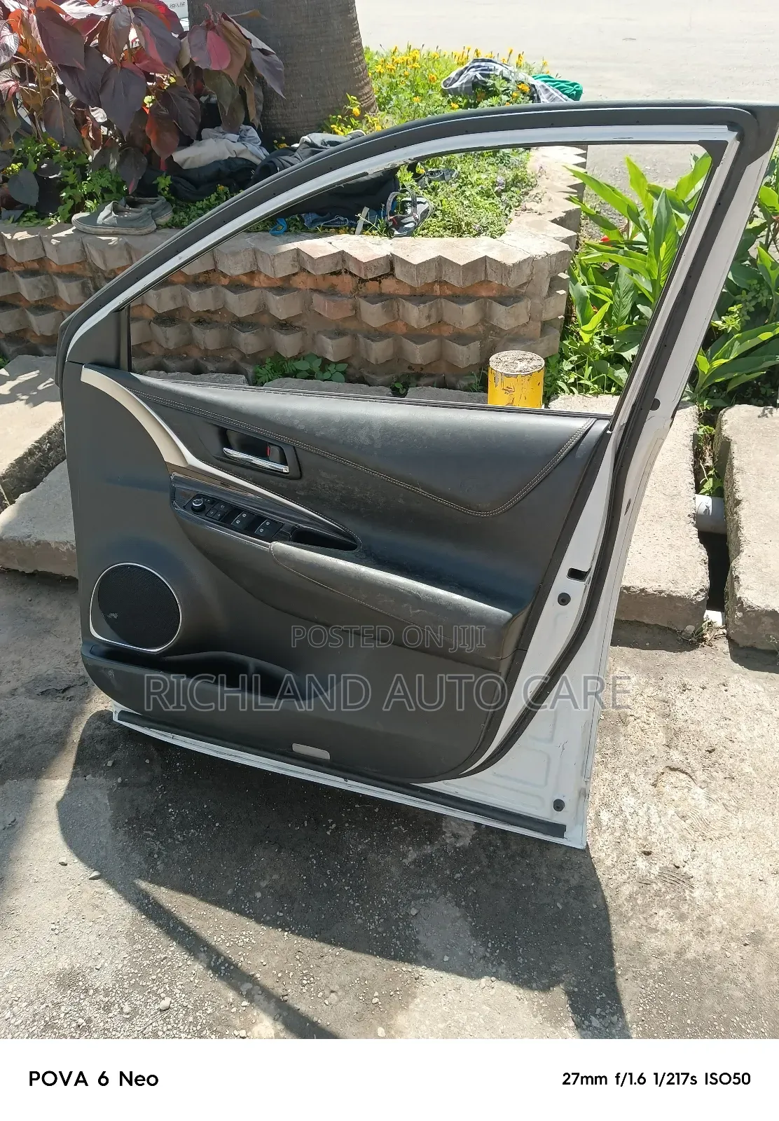 Harrier Zsu60 Front Door