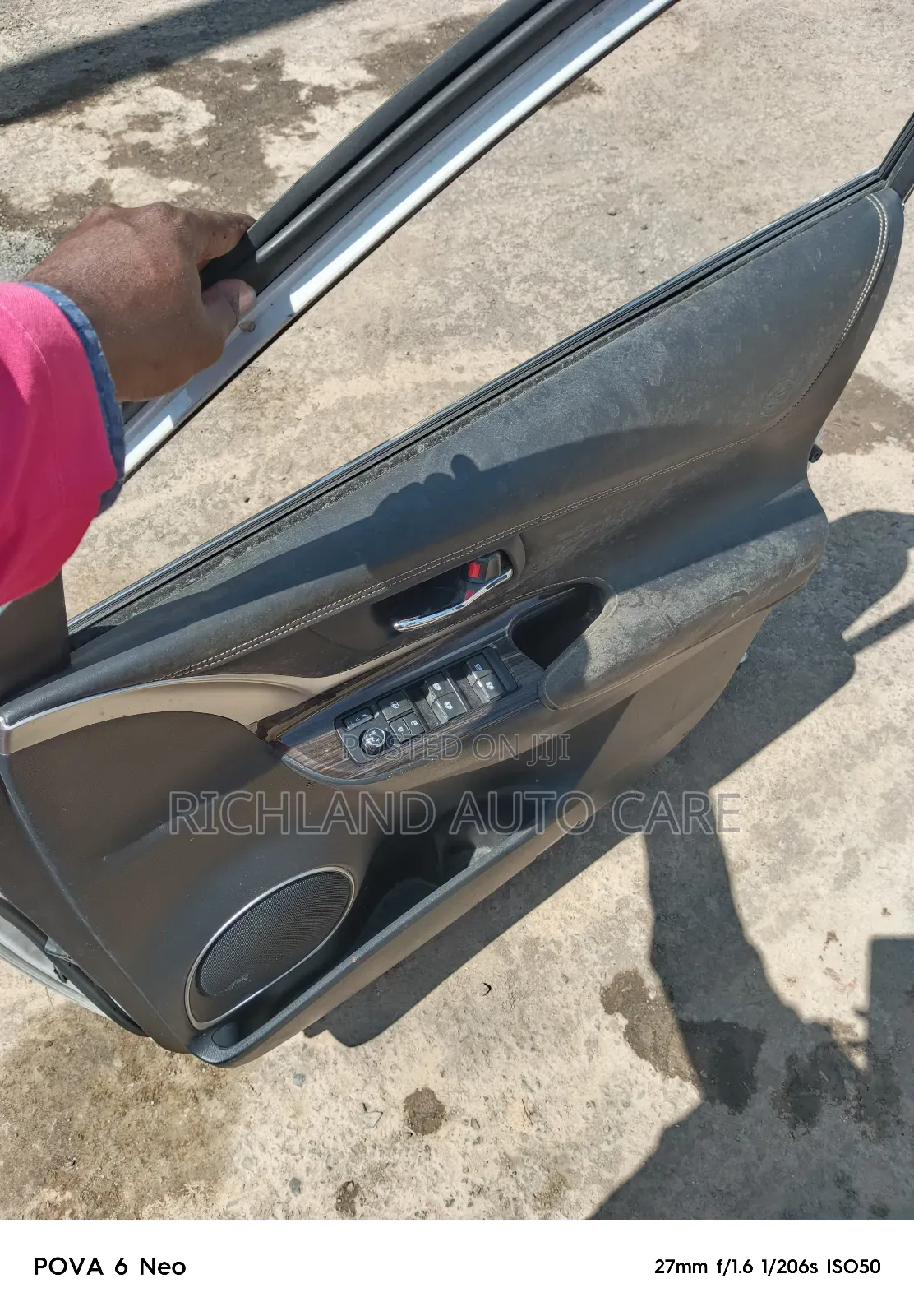 Harrier Zsu60 Front Door