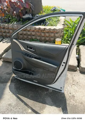 Harrier Zsu60 Front Door