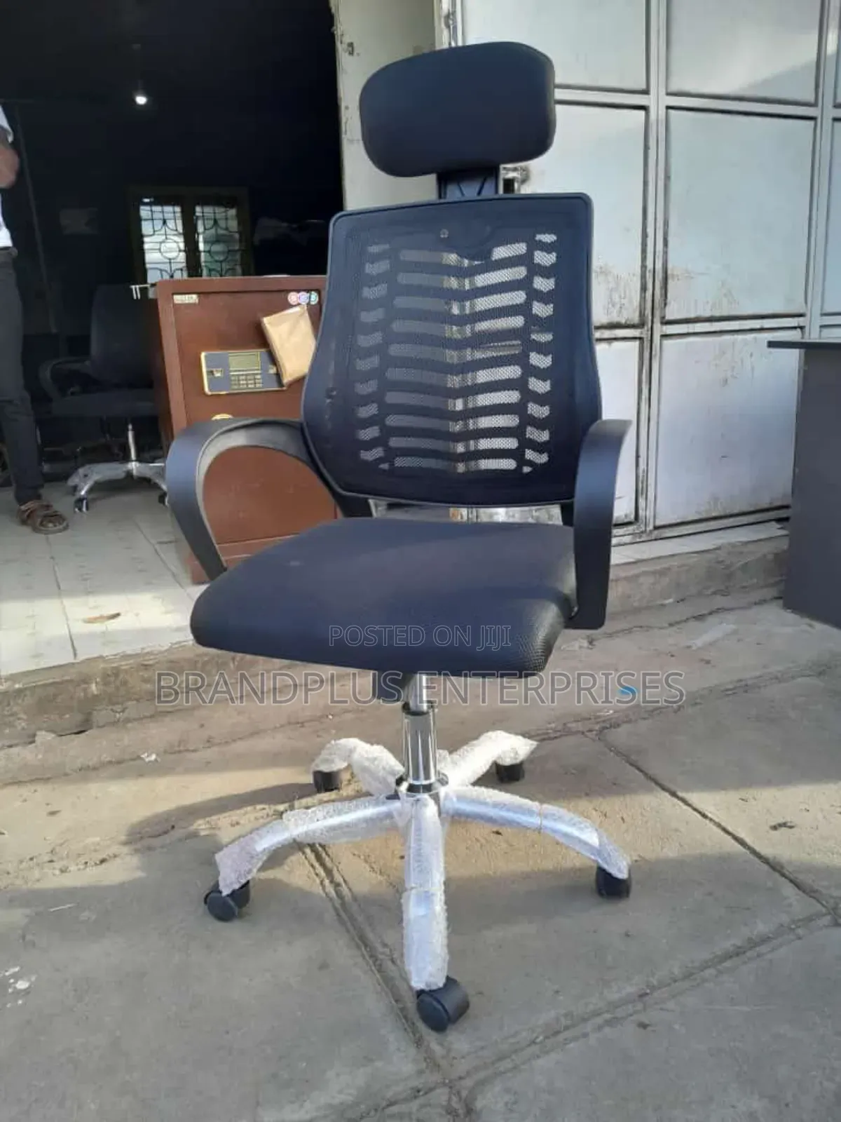 Black Headrest Seat