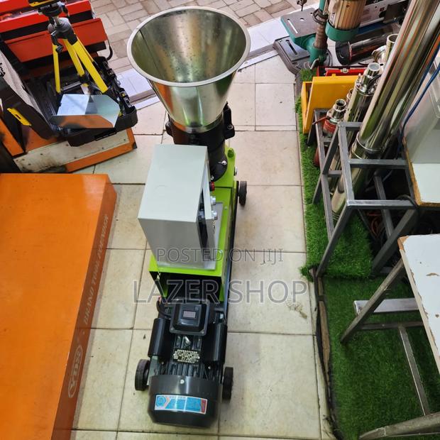 Pellet Maker Machine - main view