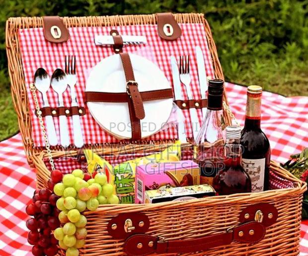 Wicker Picnic Basket - thumbnail 4