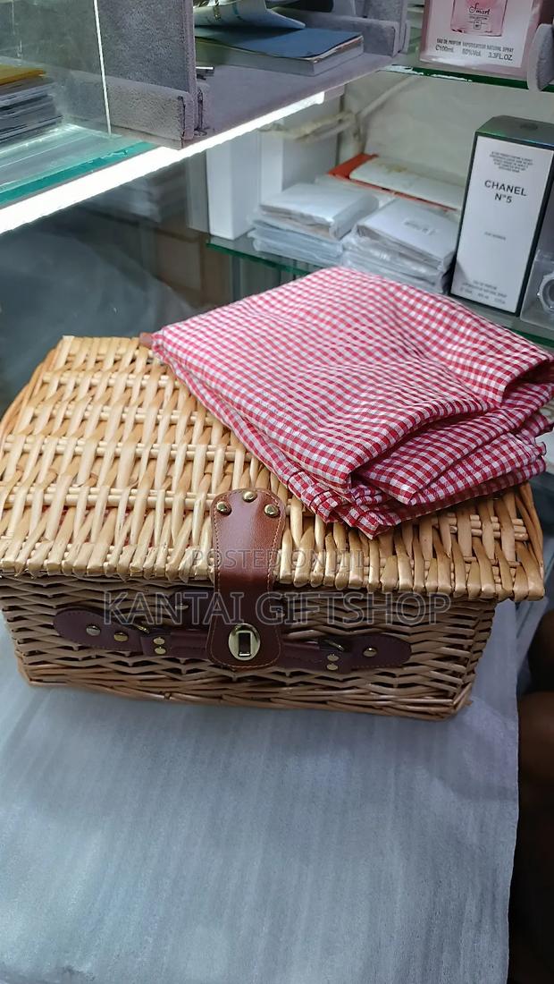 Wicker Picnic Basket - thumbnail 5