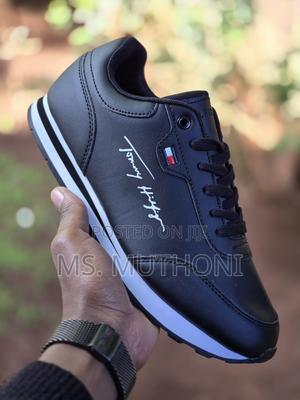 New Black Quality T. Hilfigers 40-45 - thumbnail 2