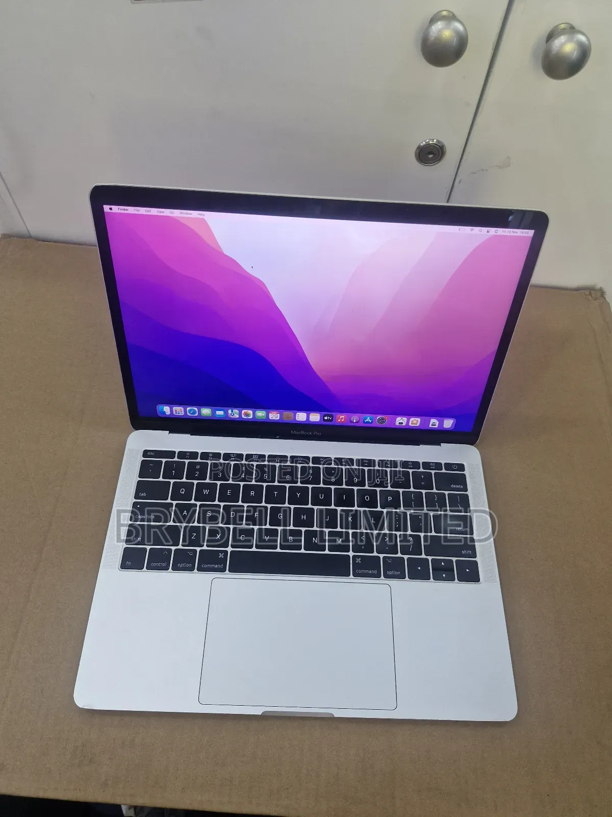 Laptop Apple MacBook Pro 2017 8GB Intel Core I5 SSD 256GB