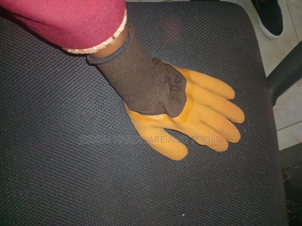 Cut Resistant Gloves - thumbnail 4