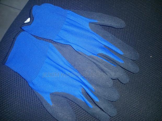 Cut Resistant Gloves - thumbnail 3