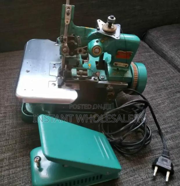 Commercial Use Overlock Sewing Machine