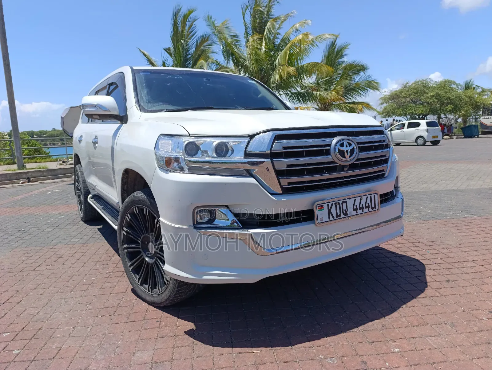 Toyota Land Cruiser 2013 White