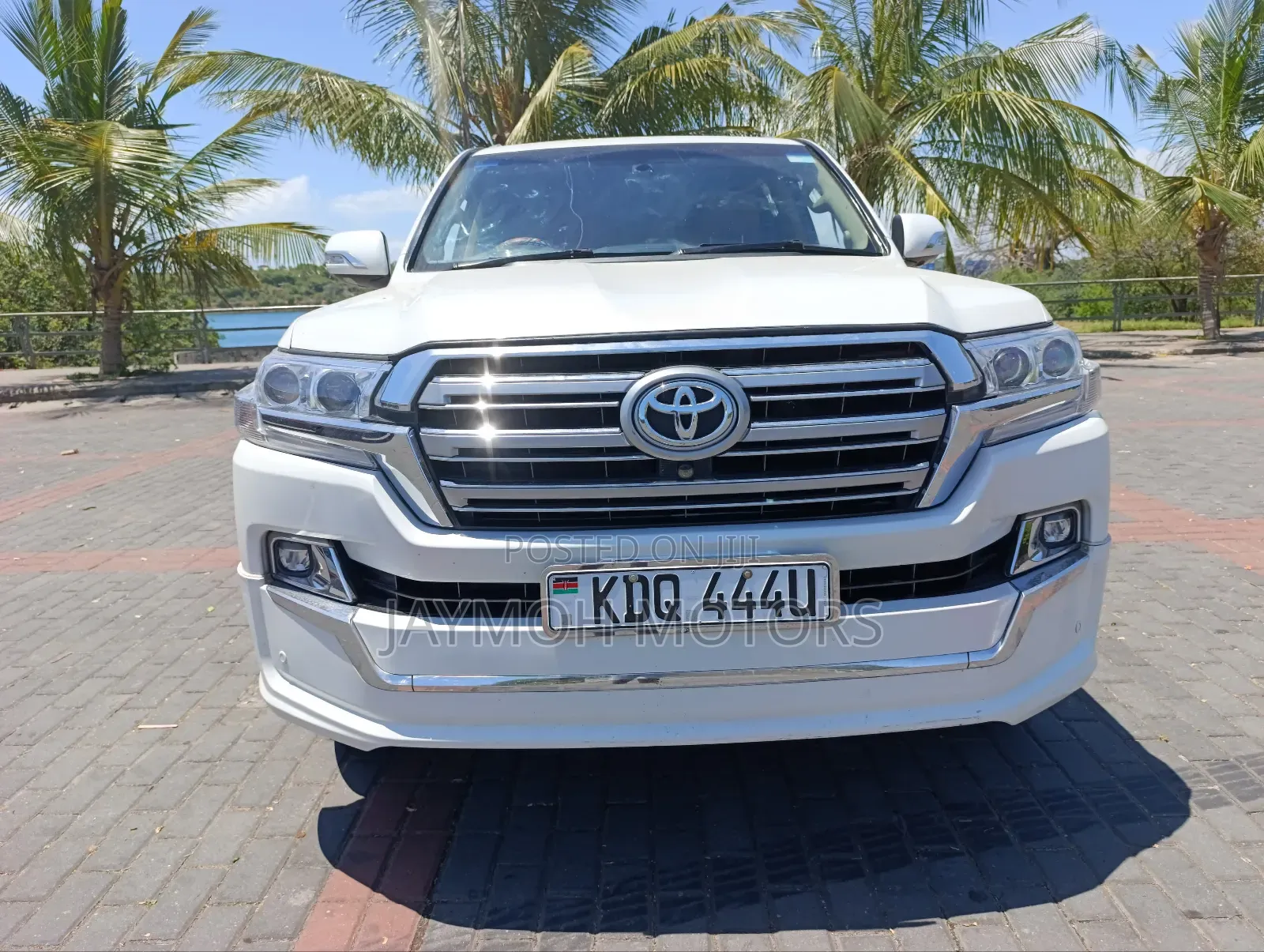 Toyota Land Cruiser 2013 White