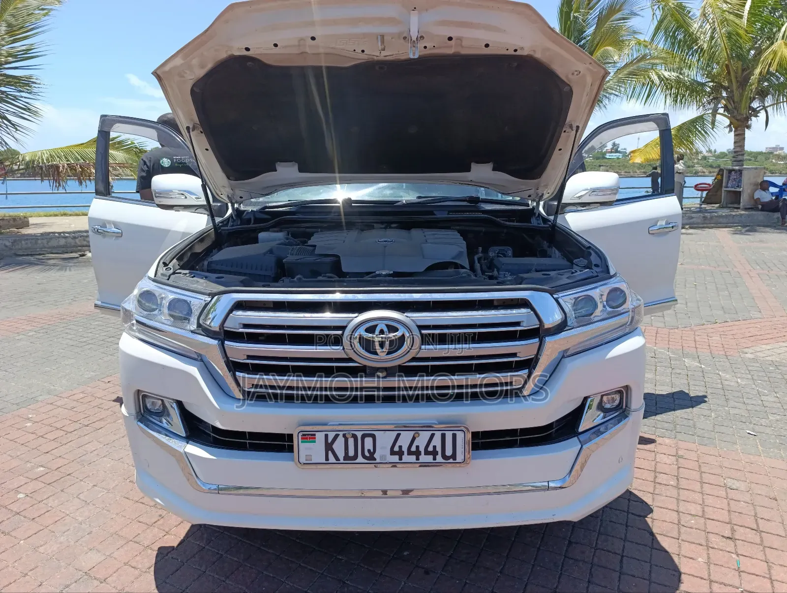 Toyota Land Cruiser 2013 White