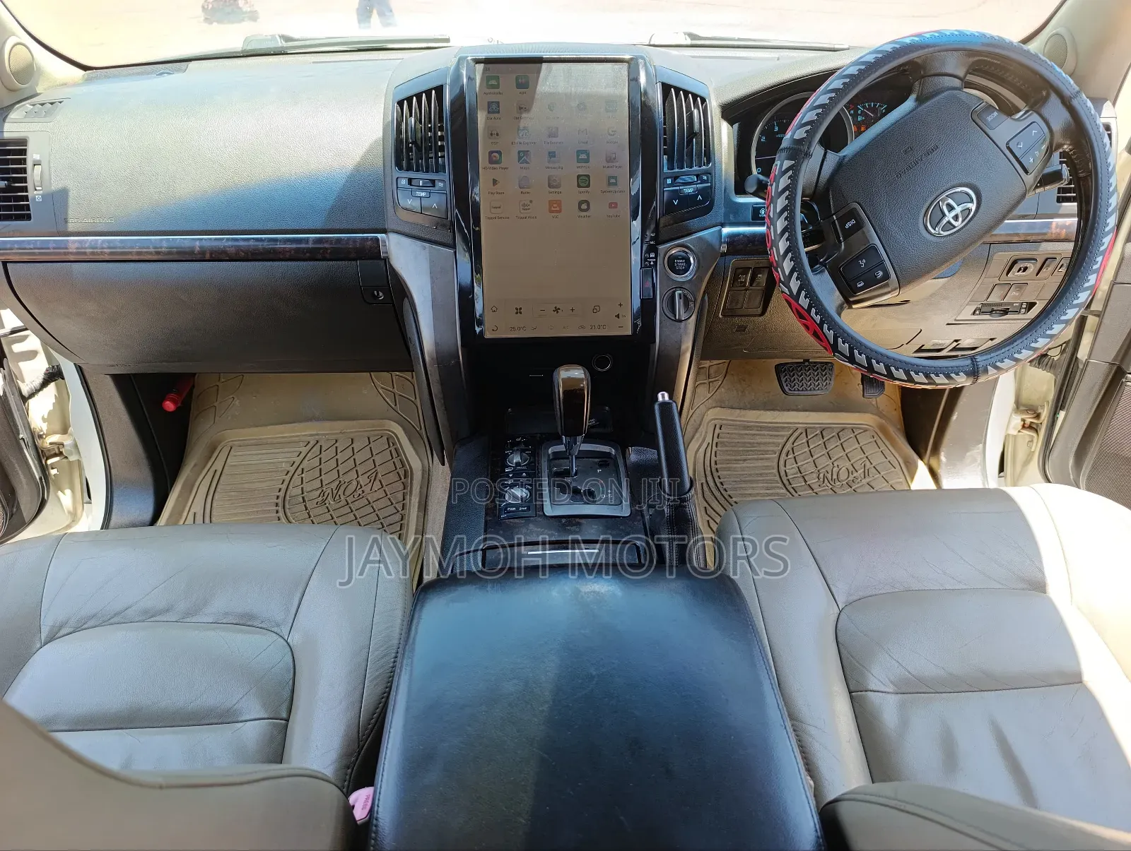 Toyota Land Cruiser 2013 White