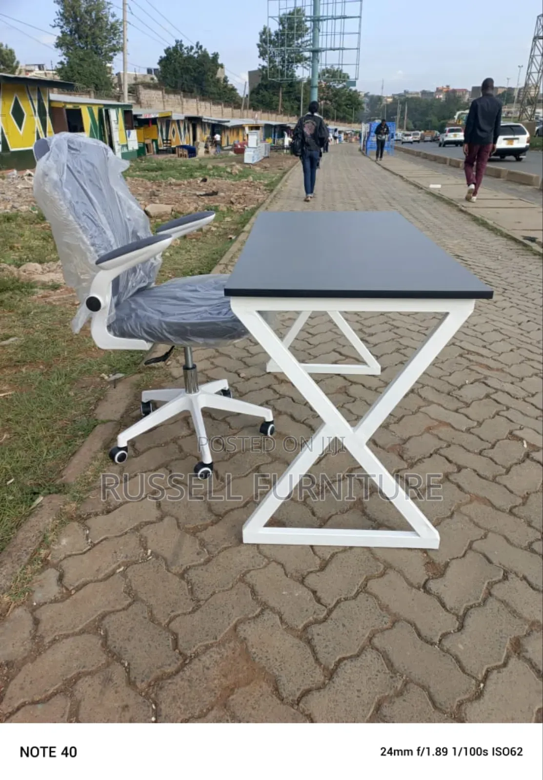 Modern Office Desk Clean Chair