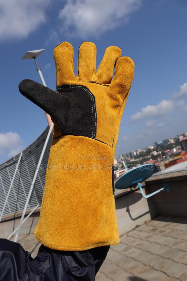 Leather Gloves With A Unique Lining - main view