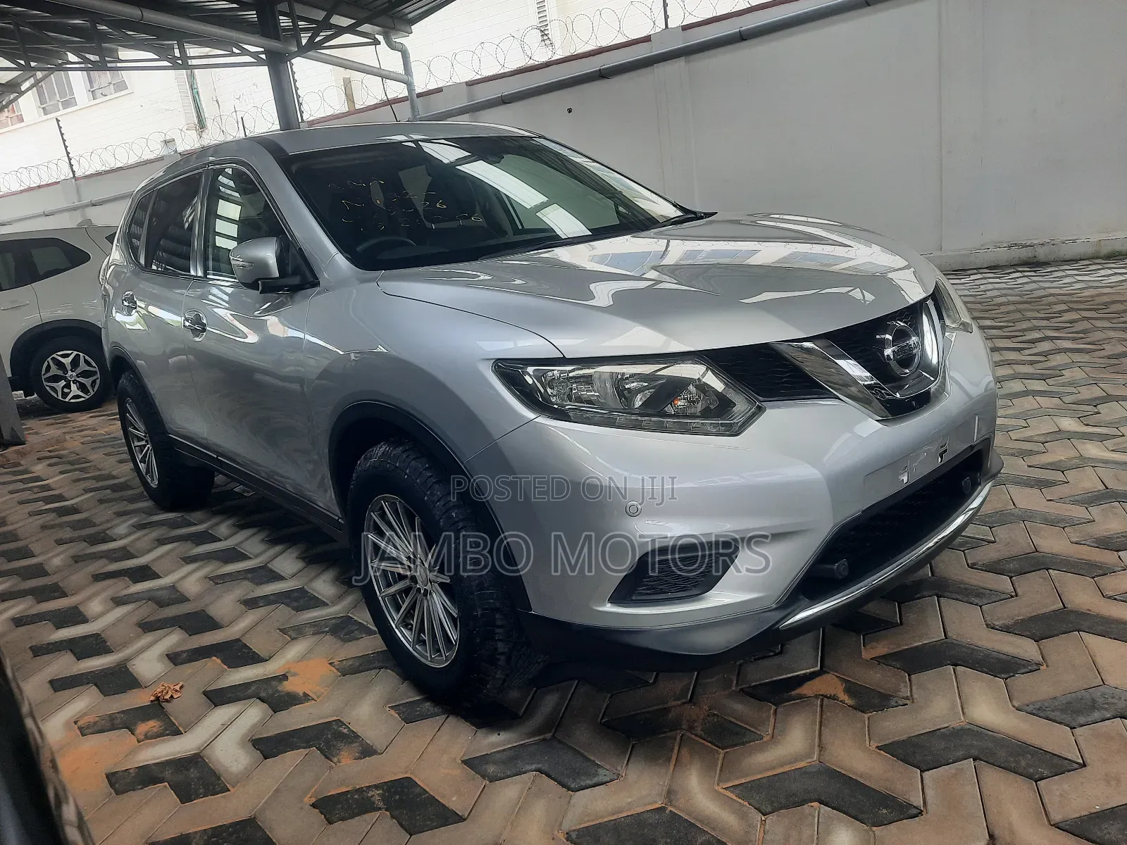 Nissan X-Trail 2.0 Petrol FWD 2017 Silver