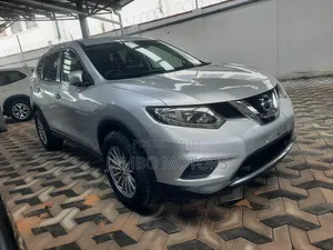 Nissan X-Trail 2.0 Petrol FWD 2017 Silver